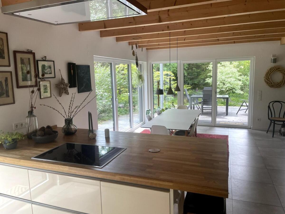 Modernes Holzhaus Im Skandinavischen Stil Mit Sauna, Garten Und 2 Katzen Norderstedt Exterior foto